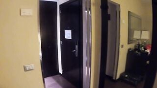 Priscilla Salerno e Lisa Amane tornano a casa ubriache e scopano fan