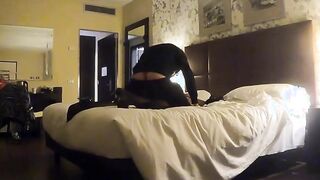 Priscilla Salerno e Lisa Amane tornano a casa ubriache e scopano fan