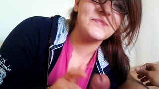 Pompino napoletana con occhiali 18 enne inesperta