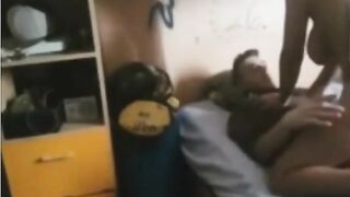 Studente napoletano 18 enne si fa sverginare da amica di sua mamma