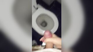 Segato in bagno da giovane napoletana