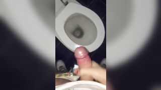 Segato in bagno da giovane napoletana