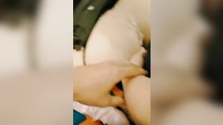 Inculo travesta con strap on davanti a mio marito - TRIO CON TRAVESTITO