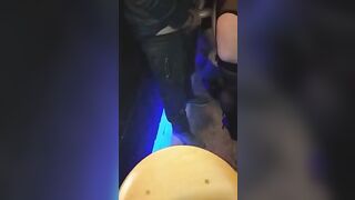Orgia al bar con moglie Emiliana scopata da un gruppo di clienti