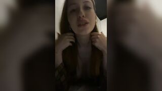 Mi eccita svegliare mio marito ocn un bel pompino - Italiana incinta cam4