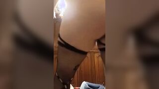 Si veste da troia per eccitarmi e ci riesce