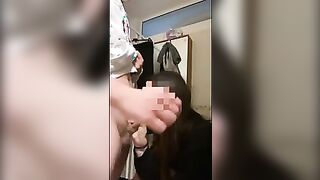 Pompino con ingoio in cameretta fidanzata 18 enne coi genitori in casa