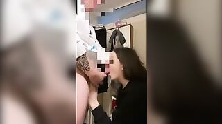 Pompino con ingoio in cameretta fidanzata 18 enne coi genitori in casa