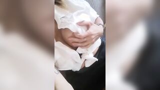 Milfona italiana con pircing ai capezzoli