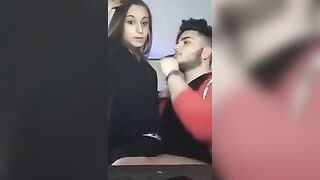 Fidanzata 18 enne palpata in diretta IG