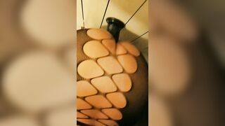 Lo voleva enorme - Si SCOPA CON DILDO NERO