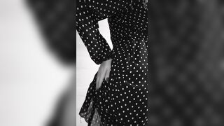 Vestitino a pois MILF ITALIANA SEXY