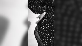 Vestitino a pois MILF ITALIANA SEXY