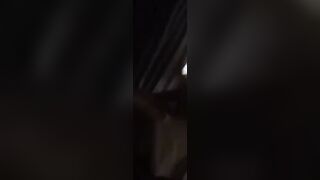 Mentre si scopa mia moglie io guardo e mi sego