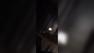 Mentre si scopa mia moglie io guardo e mi sego