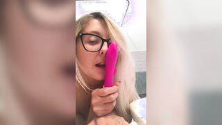 VUOI GUARDARMI MENTRE MI MASTURBO - Carolina Barabaschi