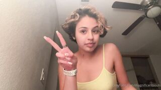 AMS ASMR succhia e ingoia un dildo