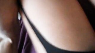 Scopo il culo a travesta a pecorina