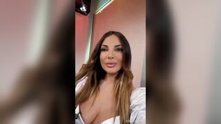 Daniela Troisi outfit hot