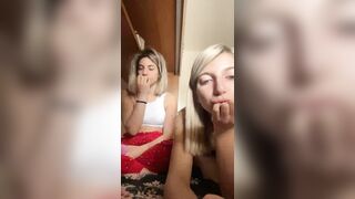 Studentesse italiane si masturbano insieme