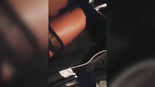 Quanto mi piace guidare vestita da troietta