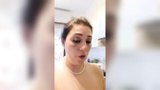 Sa di ananas la tua sborra BUONA