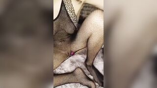 Cazzo come godo nel culo mi sto sfondando