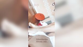 Veronica Maya piedini