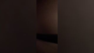 Fidanzata a pecorina con bel culone prende il cazzo