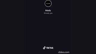 Mady Tiktoker italiana tettona esagerata