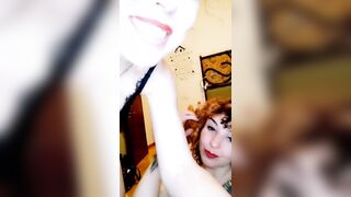 Show lesbo con amica scopata con strapon