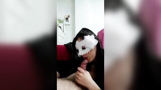 Bocchino fidanzata con mascherina