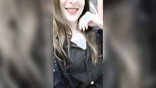 Salutino con flash tette dal lavoro