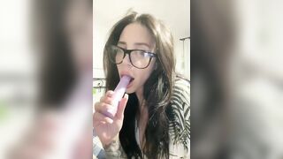 Alexis succhia vibratore