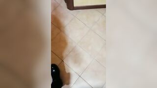 Moglie marchigiana gode nel culo davanti al cornuto