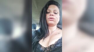 Bevo scopo e fumo come una troiona ragazzi