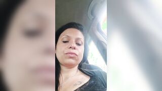 Bevo scopo e fumo come una troiona ragazzi