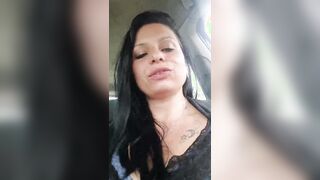 Bevo scopo e fumo come una troiona ragazzi