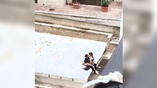 Ragazzo di Bisceglie si fa segare dalla fidanzata outdoor BECCATI DAI VICINI