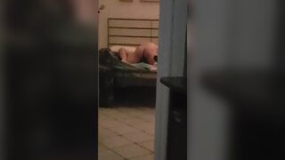 Lucio si scopa la mia puttana in camera da letto CUCKOLD ITA VERO