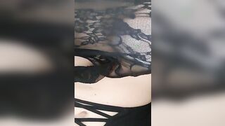 Moglie siciliana si palpa le tettone morbide